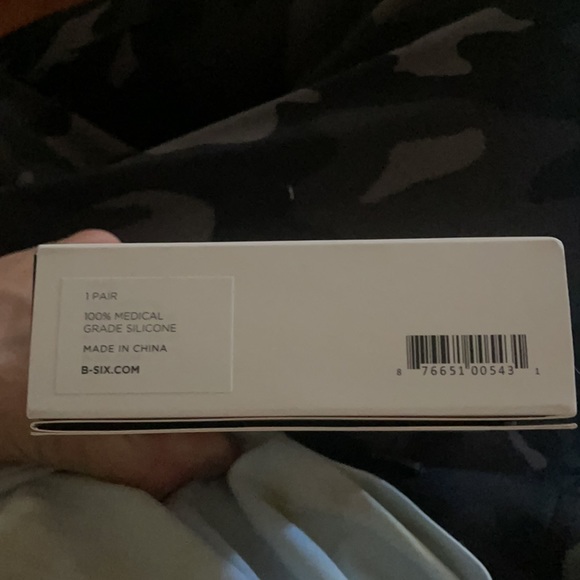 NIPPIES SKIN ASSORTED WITH ADHESIVE NIPPLE CONCEALER - Picture 3 of 3